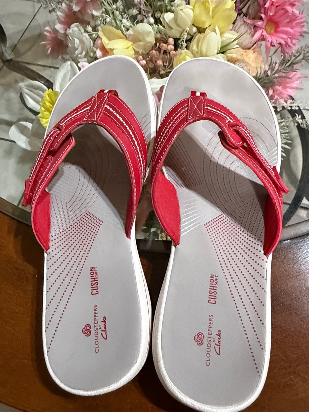 Clarks Red Women's Cushioned Thong Sandals